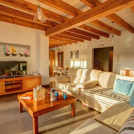 Serena 4 Bedroom Villa, Cala'n Forcat *