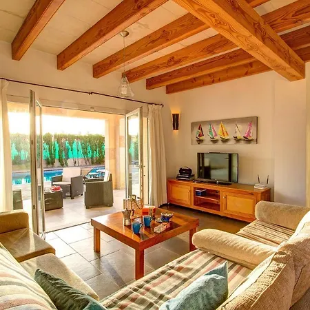 Serena 4 Bedroom Villa, Cala'n Forcat Villa