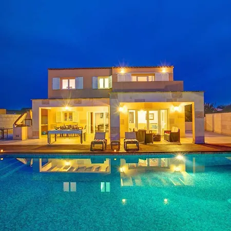 Serena 4 Bedroom Villa, Cala'n Forcat * קאלה אן בלאנס