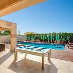 Serena 4 Bedroom Villa, Cala'n Forcat ヴィラ *